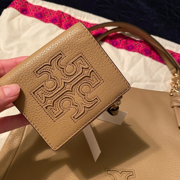 Tory Burch Harper tote with matching wallet new with tags - Picture 4 of 7